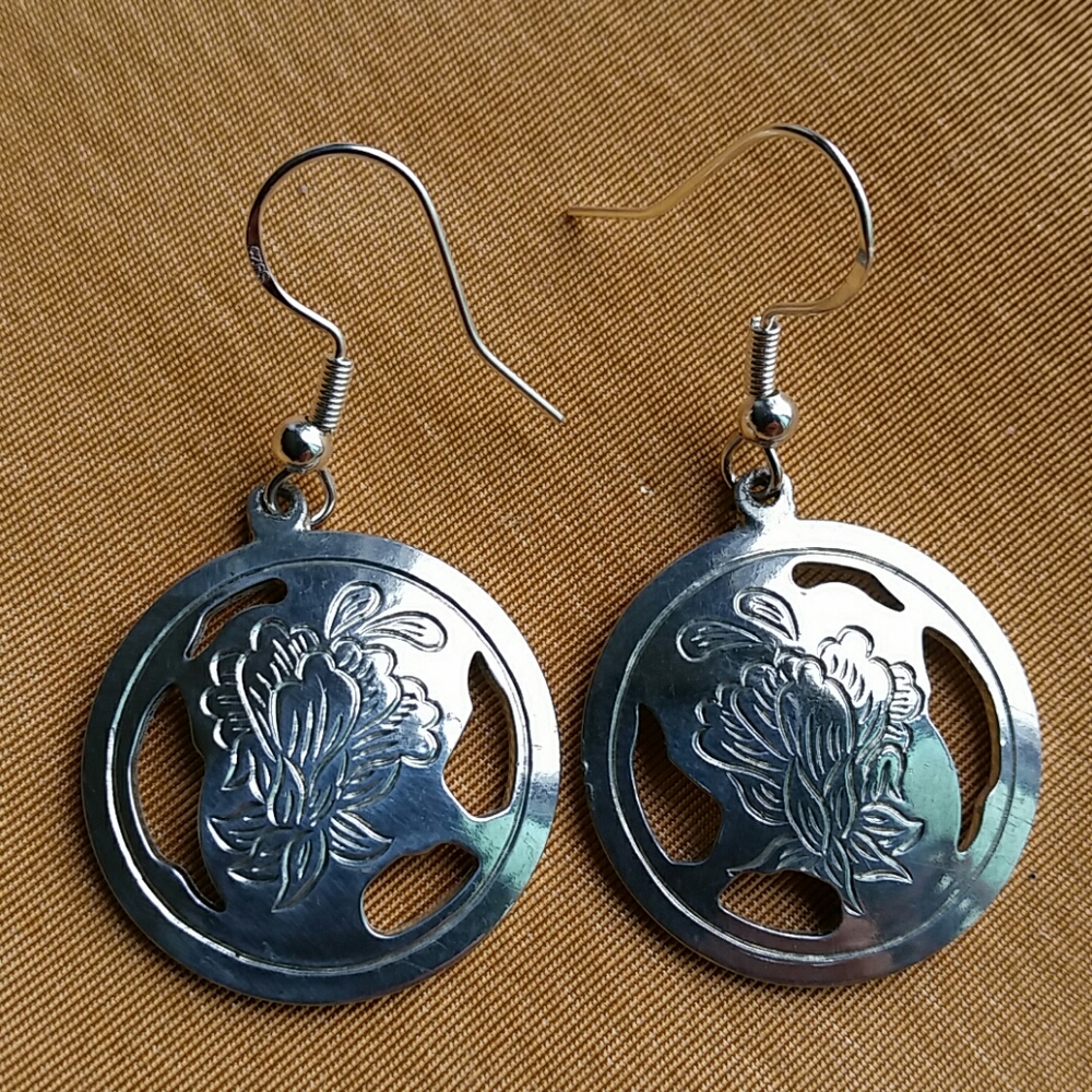 Vintage Kirk Stieff pewter earrings